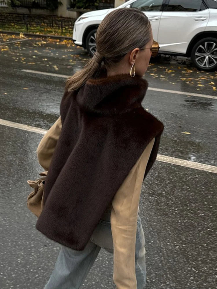Giulia Fur Vest Crop Top - Doelans